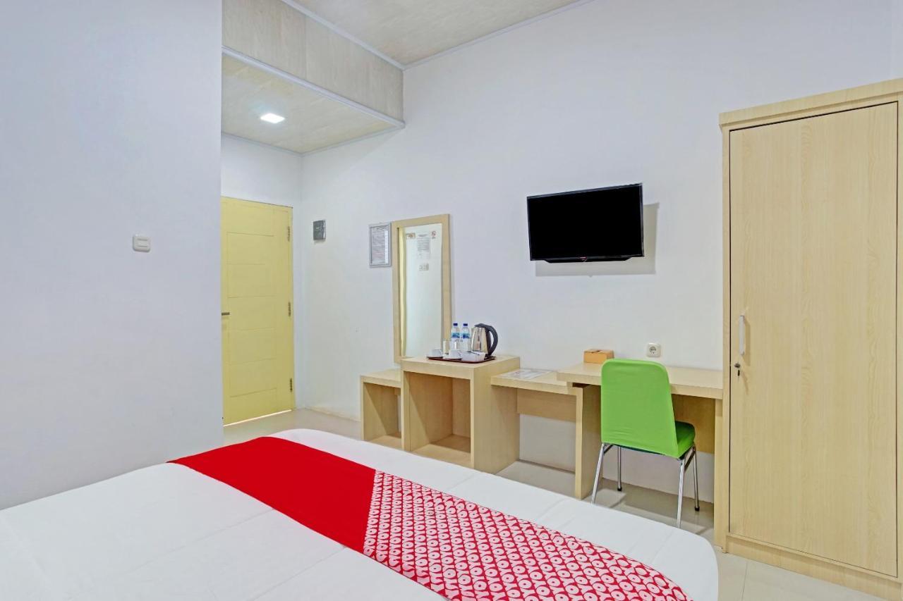 Oyo 90404 Pringombo Homestay 2 Syariah Бандар-Лампунг Экстерьер фото