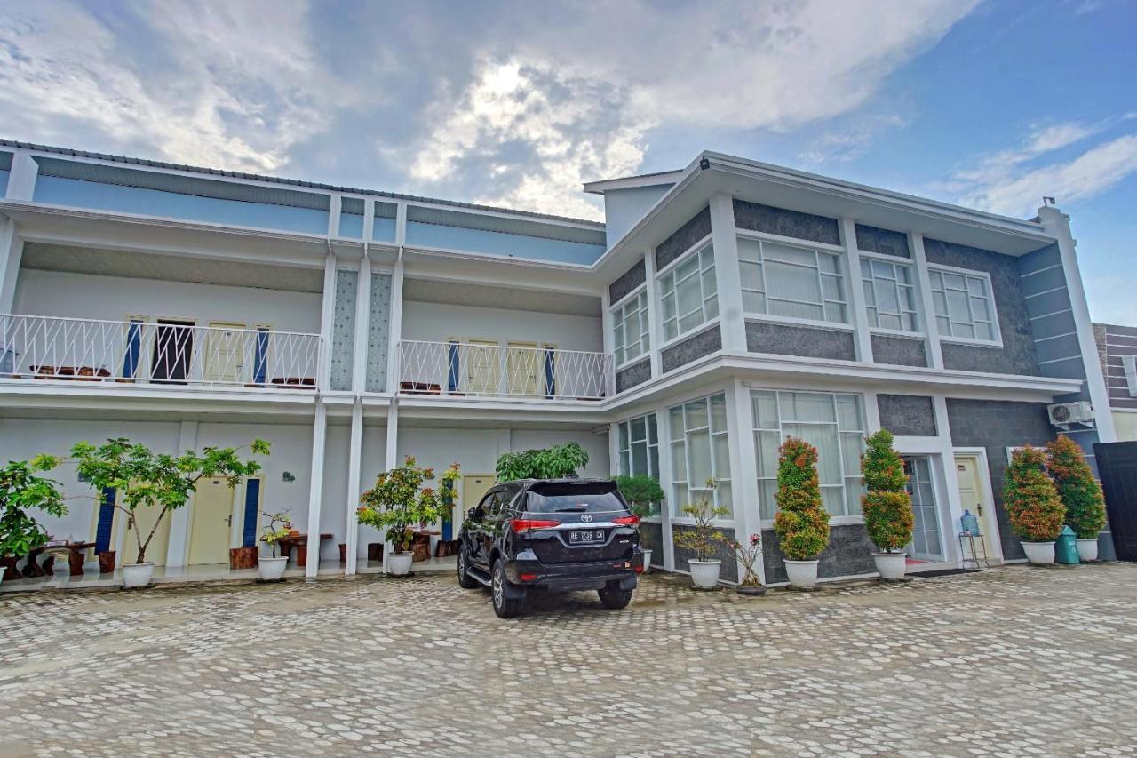 Oyo 90404 Pringombo Homestay 2 Syariah Бандар-Лампунг Экстерьер фото
